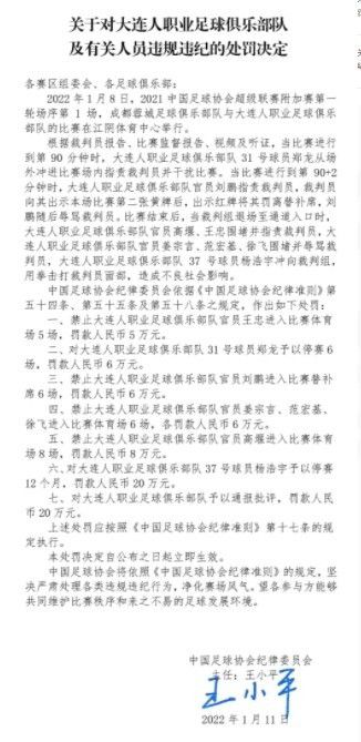 一组海报留下重重悬念，明暗之间的故事将会怎样上演？海报预告齐发 豪华阵容惊艳海报预示故事全面升级引发期待海报蕴意颇深，从左到右的风雨变化暗示微商产业的瞬息万变及兴起